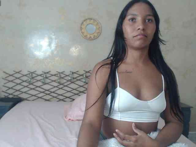 MiaOwenx webcam