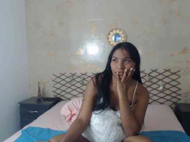 MiaOwenx webcam