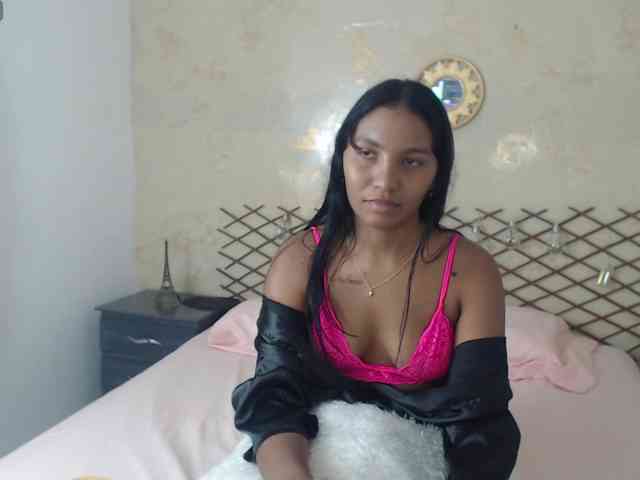 MiaOwenx webcam
