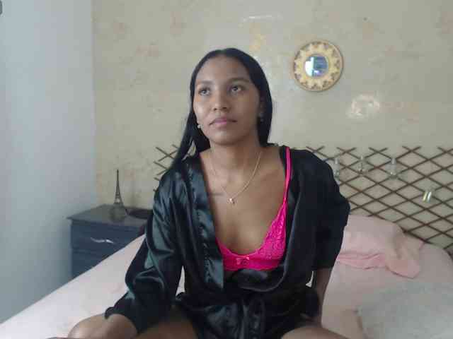 MiaOwenx webcam
