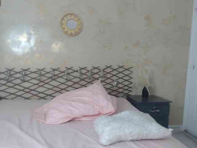 MiaOwenx webcam