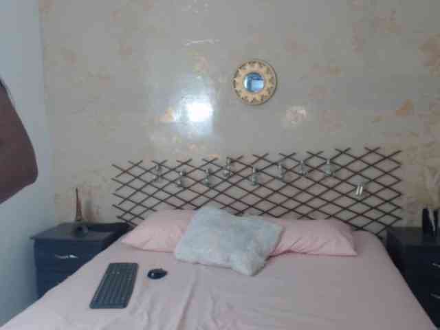 MiaOwenx webcam