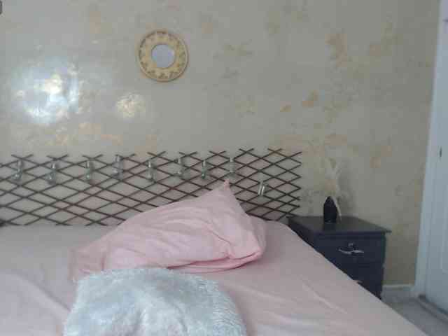 MiaOwenx webcam