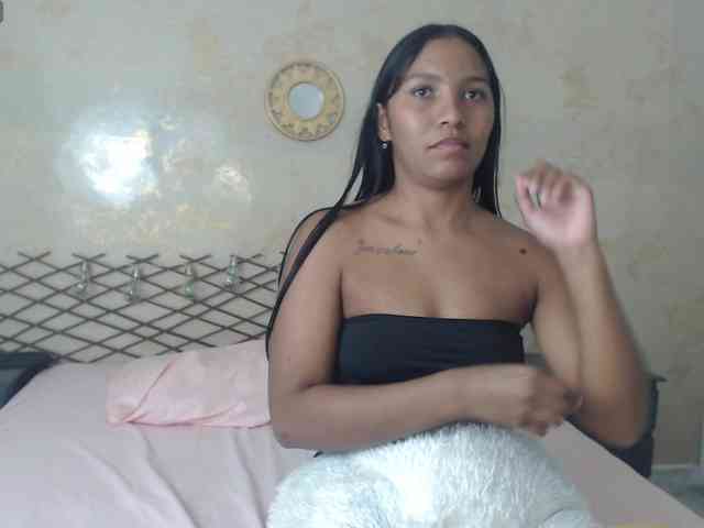 MiaOwenx webcam