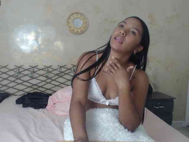 MiaOwenx webcam