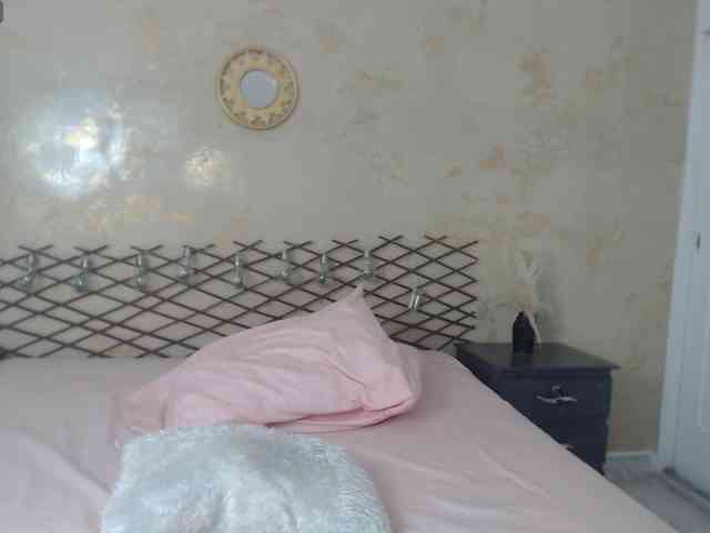MiaOwenx webcam