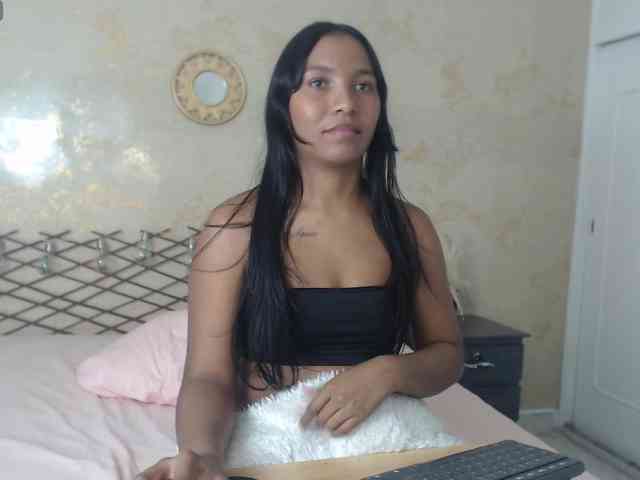 MiaOwenx webcam
