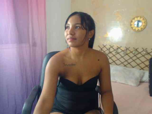 MiaOwenx webcam