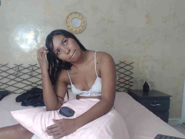 MiaOwenx webcam
