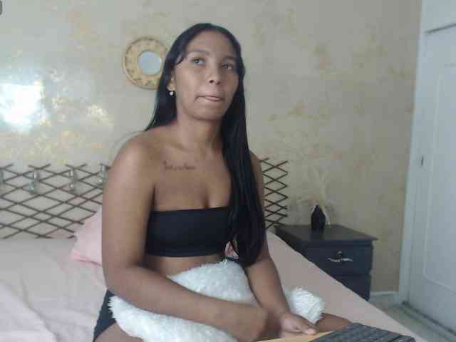MiaOwenx webcam