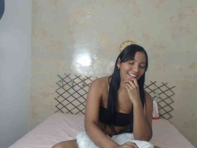 MiaOwenx webcam