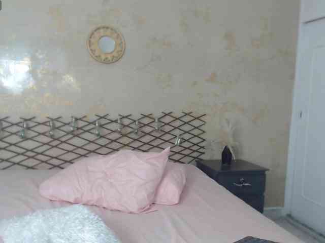 MiaOwenx webcam