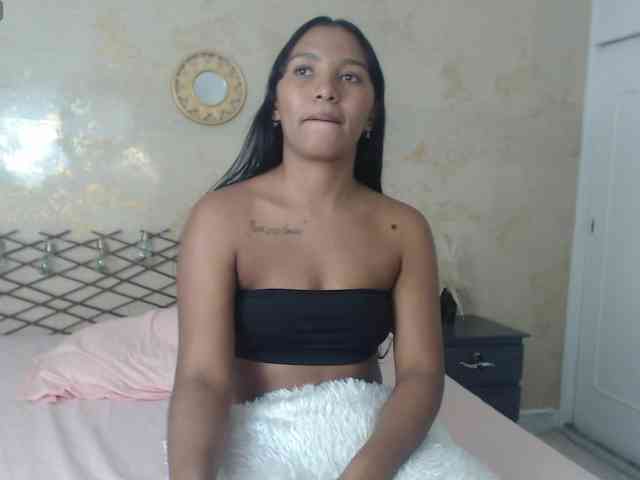 MiaOwenx webcam