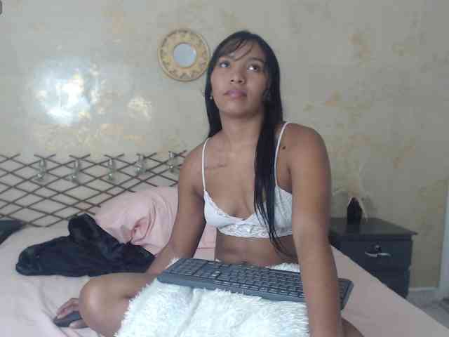 MiaOwenx webcam