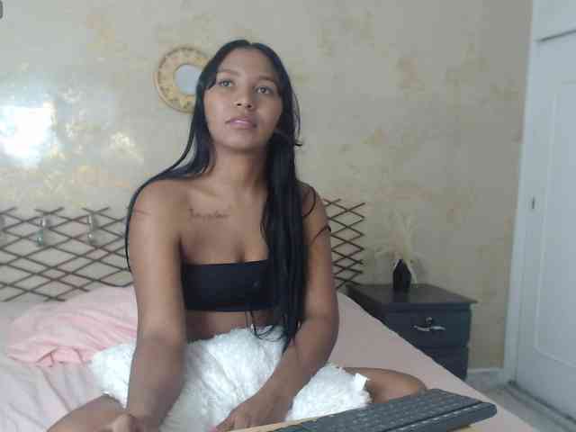 MiaOwenx webcam