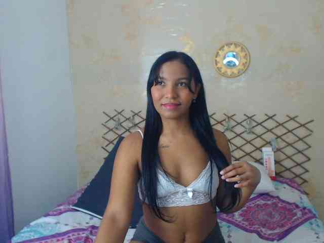 MiaOwenx webcam