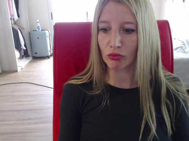 Sweet-Maga's BongaCams show and profile