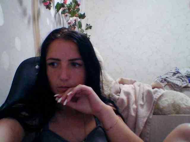 Kira-Sweetchi webcam