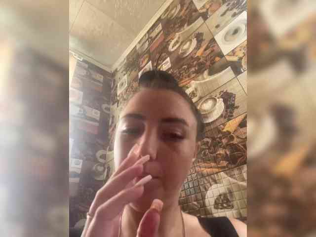 Kira-Sweetchi webcam