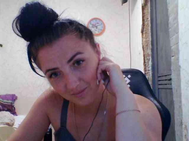 Kira-Sweetchi webcam