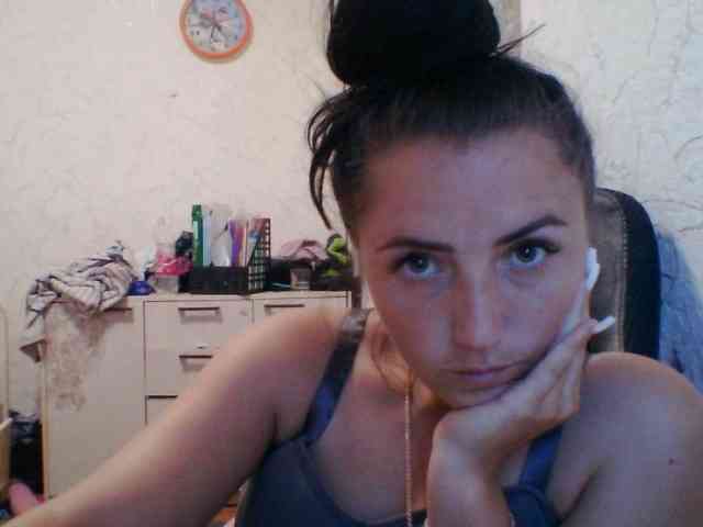 Kira-Sweetchi webcam