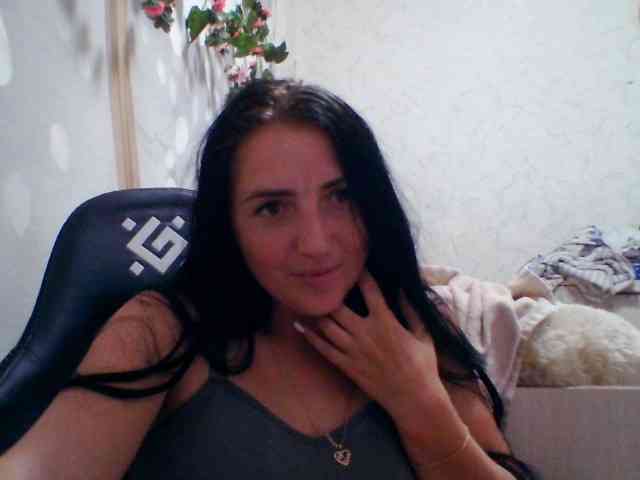 Kira-Sweetchi webcam