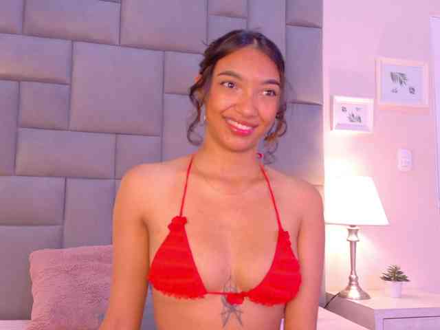 Miia-Spencer Live Webcam on BongaCams