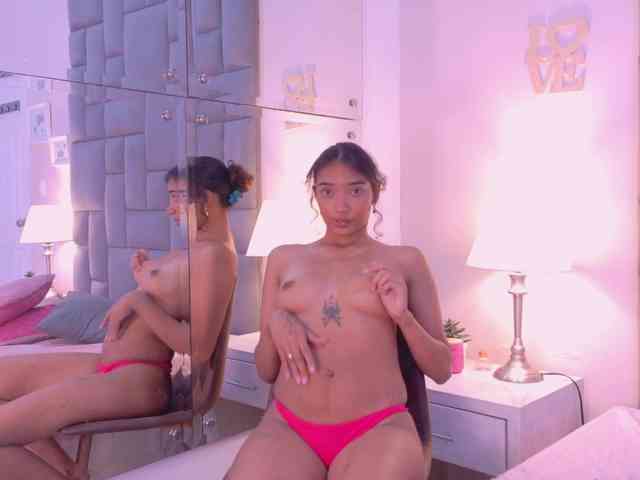 Miia-Spencer webcam