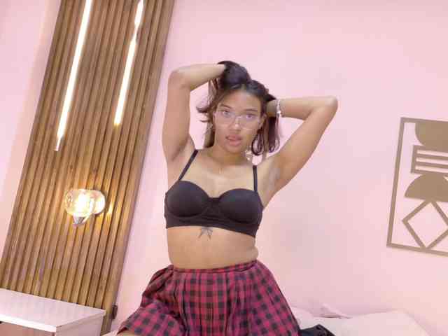 Miia-Spencer webcam
