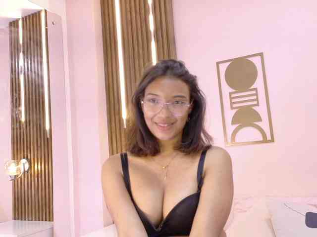 Miia-Spencer webcam