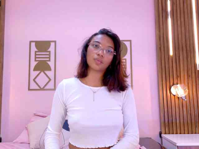 Miia-Spencer webcam