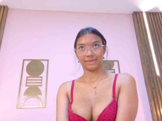 Miia-Spencer webcam