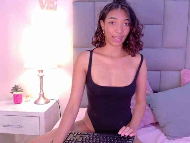 Miia-Spencer webcam