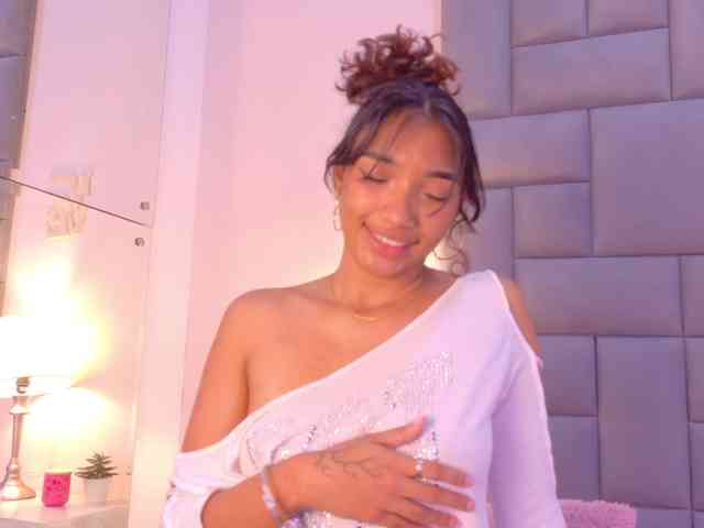 Miia-Spencer webcam