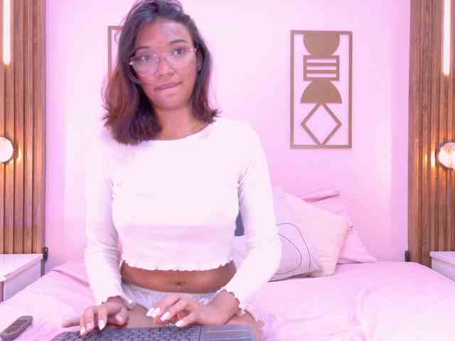 Miia-Spencer webcam
