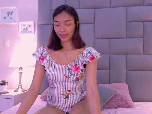 Miia-Spencer webcam