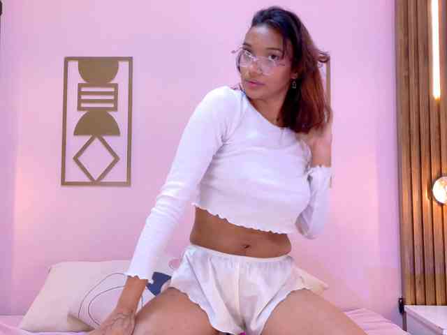 Miia-Spencer webcam