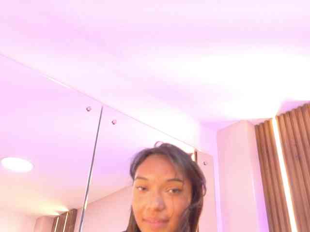 Miia-Spencer webcam