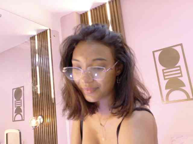 Miia-Spencer webcam