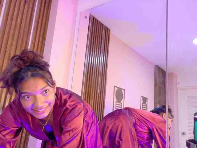 Miia-Spencer webcam