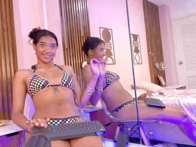 Miia-Spencer Live Webcam on BongaCams