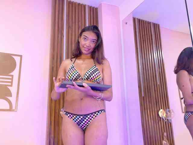 Miia-Spencer webcam