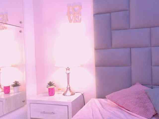 Miia-Spencer webcam