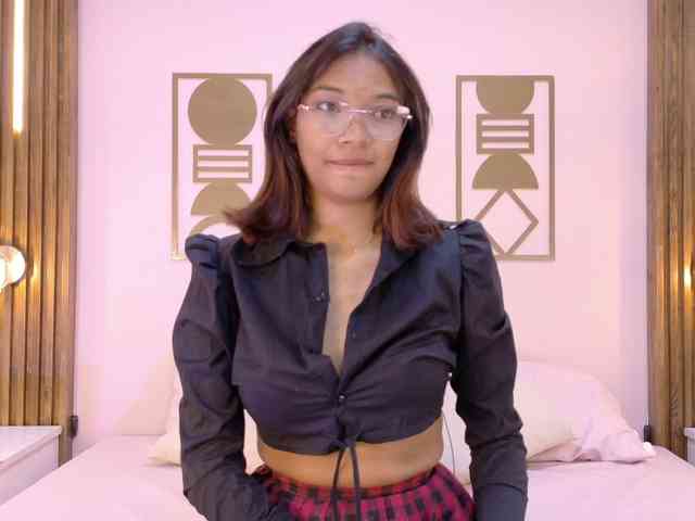 Miia-Spencer webcam
