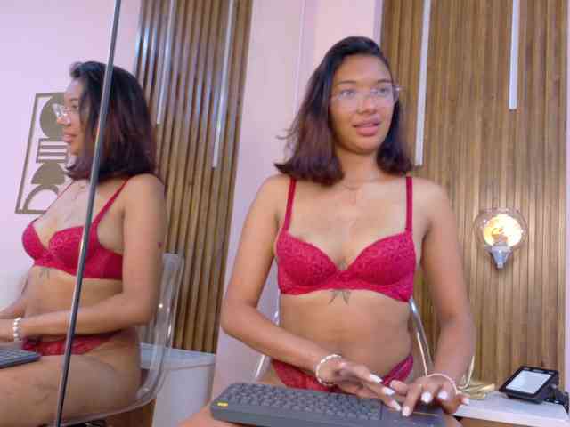 Miia-Spencer webcam