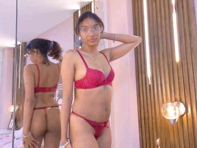 Miia-Spencer webcam