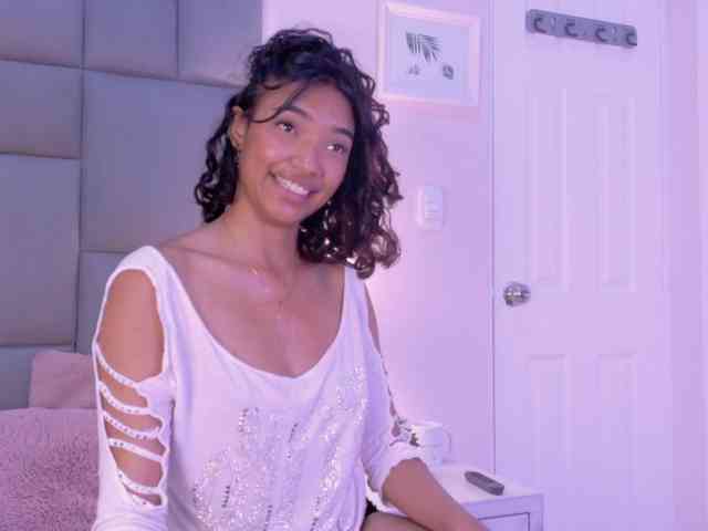 Miia-Spencer webcam