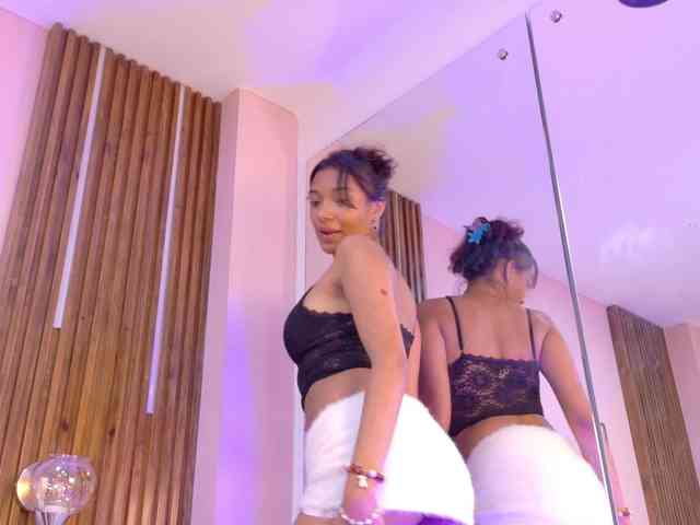 Miia-Spencer webcam