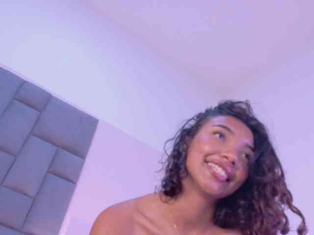 Miia-Spencer webcam