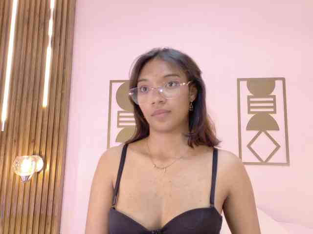 Miia-Spencer webcam